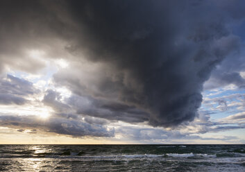 Germany, Mecklenburg-Western Pomerania, rain clouds over Baltic Sea - SIEF006884