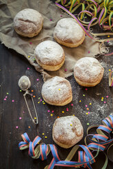 Berliner Krapfen und Luftschlangen, Fasching - SBDF002493