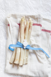 Bunch of white asparagus - SBDF002564