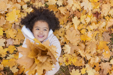 Little girl playing in autumn park - HAPF000011