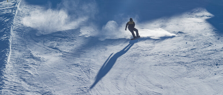 Deutschland, Tegelberg, Snowboarder - WGF000783