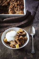 Crumble with apple, pear and quince - EVGF002534