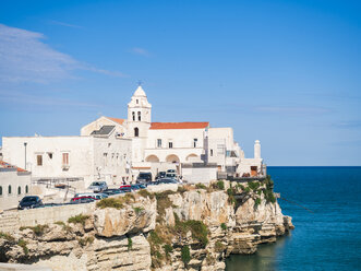 Italien, Apulien, Gargano, Vieste, La Chiesa di Santa Croce an der Küste - GSF001029