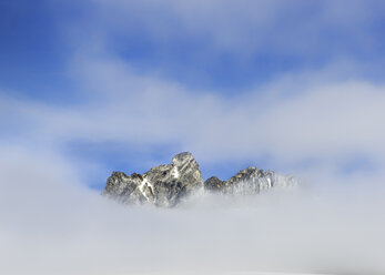 Grönland, Schweizerland, Berggipfel bei Kulusuk, Wolken - ALRF000244