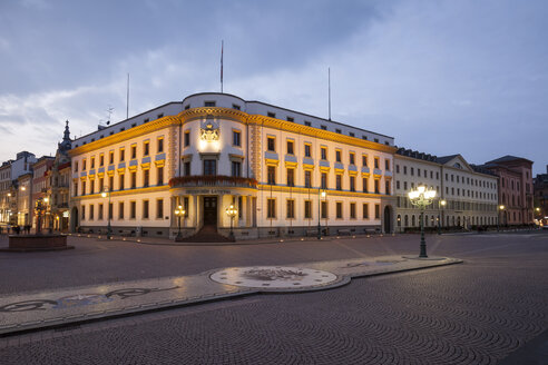 Deutschland, Hessen, Wiesbaden, Hessischer Landtag, ehemaliges Stadtschloss, am Abend - WIF003030