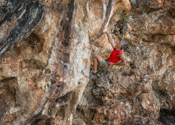 Malta, Ghar Lapsi, McCarthey's Cave, Felskletterer - ALRF000262