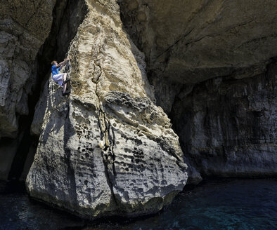 Malta, Blaue Lagune, Felskletterer - ALRF000267