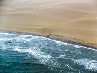 Namibia, Walvis Bay, Atlantic meets Namib Desert, aerial view - AMF004562