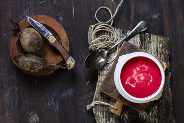 Schüssel Rote-Bete-Suppe - SBDF002586