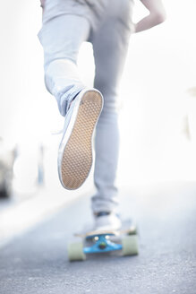 Close-up of a skateboarder - ZEF007612