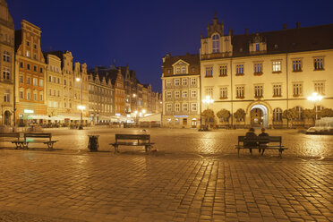 Poland, Wroclaw, Old Town, Market Square by night - ABOF000061