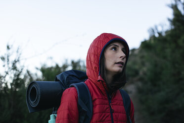 Spain, Catalunya, Girona, female hiker in the nature - EBSF001162