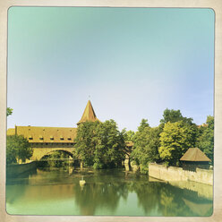 Germany, Nuremberg, Kettensteg bridge - GWF004529