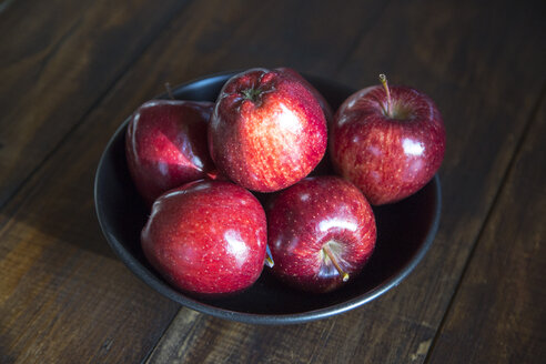 Schale mit roten Äpfeln - SARF002397