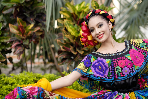 Mexico, Jalisco, Xiutla dancer, folkloristic Mexican dancer - ABAF001960