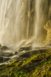 Kroatien, Nationalpark Plitvicer Seen, Wasserfall - LOMF000165