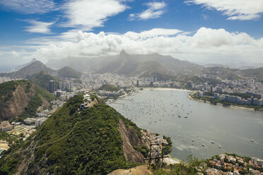 Brasilien, Rio de Janeiro, Blick auf Botafogo, vom Zuckerhut aus gesehen - MFF002507