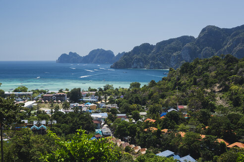 Thailand, Andamanisches Meer, Blick auf die Insel Ko Phi Phi - MAUF000165