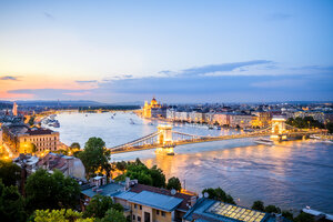 Ungarn, Budapest, Blick über Pest von Buda aus - PUF000458