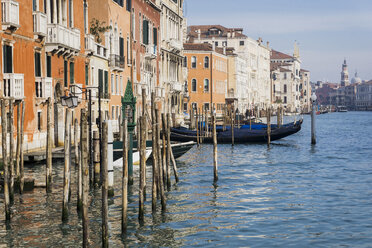 Italy, Canal in Venice - MAUF000193