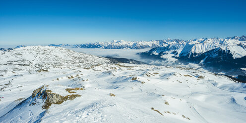 Österreich, Vorarlberg, Kleinwalsertal, Gottesackerplateau, Hahnenkoepfle, im Hintergrund Allgäuer Alpen - WGF000805