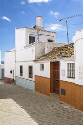 Spanien, Andalusien, Cadiz, Olvera, typische Gasse und Häuser - KIJF000074