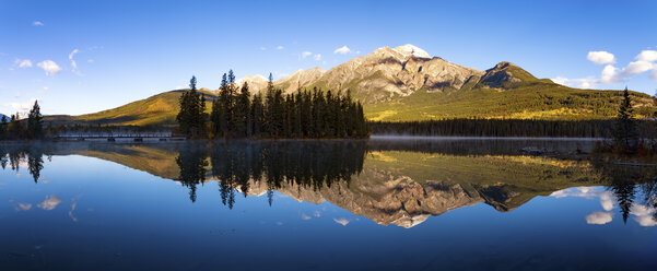 Kanada, Alberta, Pyramid Lake, Pyramid Mountain, Jasper National Park - SMAF000413