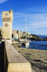 Italien, Ligurien, Savona, Leon Pancaldo Turm am Hafen - THAF001517