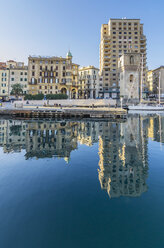 Italien, Ligurien, Savona, Leon Pancaldo Turm am Hafen - THAF001531