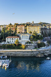 Italien, Ligurien, Savona, Boote im Hafen - THAF001533