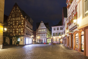 Germany, Rhineland-Palatinate, Mainz, Kirschgarten Square, Half-timbered house at night - WIF003072