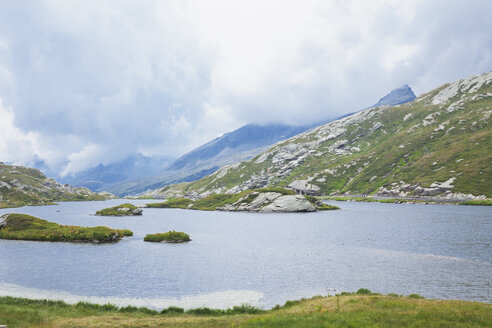 Schweiz, Kanton Graubünden, San Bernardino, Laghetto Moesola - GWF004571