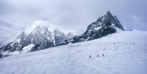 France, Ecrins Alps, mountaineers at Dauphine stock photo