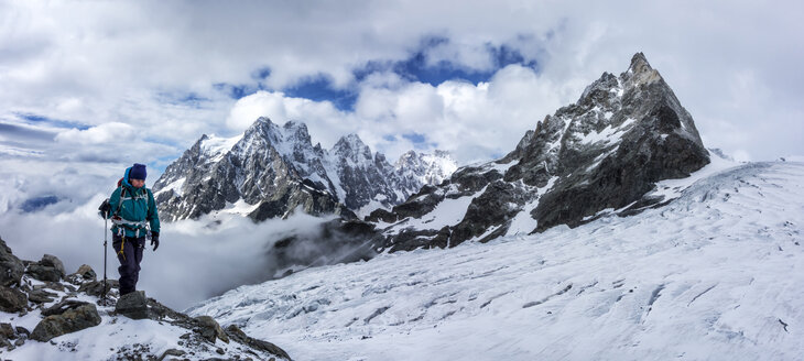 Frankreich, Ecrins-Alpen, Bergsteiger am Dauphine - ALRF000326