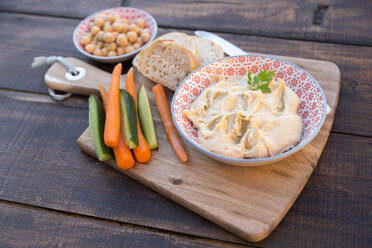 Hummus, Kichererbsen, Möhren, Gurken, Baguette - SARF002447