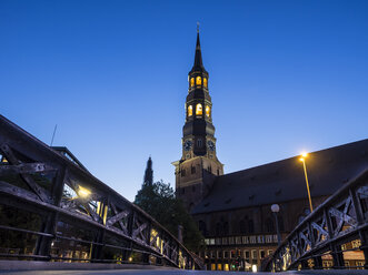 Germany, Hamburg, St. Catherine's Church at night - KRPF001703