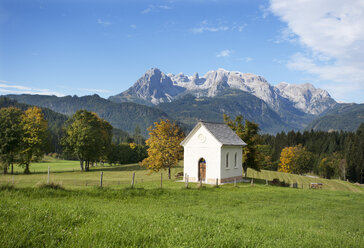 Austria, Salzburg State, Pongau, Werfenweng, Chapel, Hochkoenig in the background - WWF003925