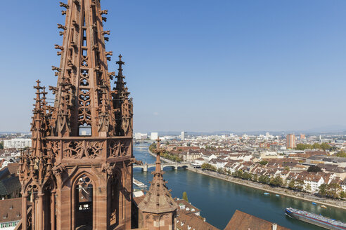 Schweiz, Basel, Basler Münsterturm, Blick auf Stadt und Rhein vom Basler Münster - GWF004575