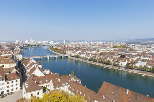 Schweiz, Basel, Stadt und Rhein vom Basler Münster aus gesehen - GWF004576