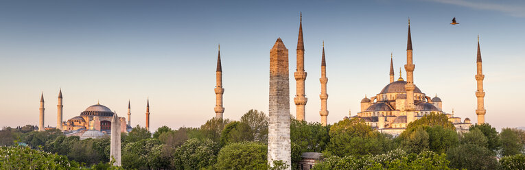 Turkey, Istanbul, view to Haghia Sophia and Sultan Ahmed Mosque - MDIF000003