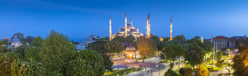 Turkey, Istanbul, view to Haghia Sophia at blue hour - MDIF000012
