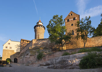 Deutschland, Bayern, Mittelfranken, Nürnberg, Kaiserburg, Sinwellturm und Walburgiskapelle - SIE006928