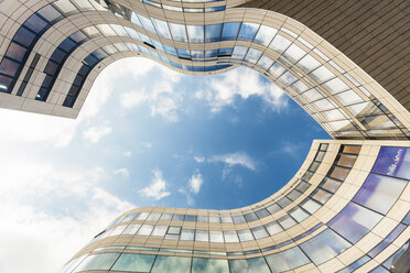 Germany, Duesseldorf, facade of Koe-Bogen seen from below - TAMF000357