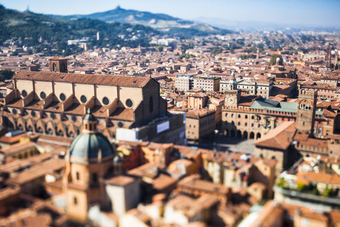 Italien, Emilia-Romagna, Bologna, Stadtbild, Tilt-Shift - GIOF000718