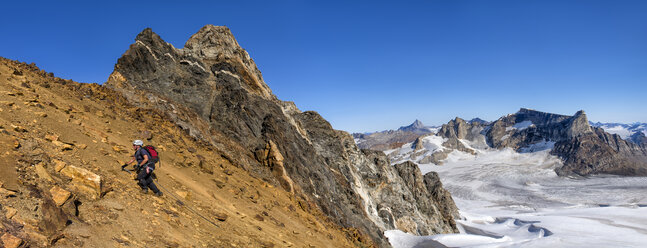 Grönland, Kulusuk, Bergsteiger in den Schweizerland Alpen - ALRF000347