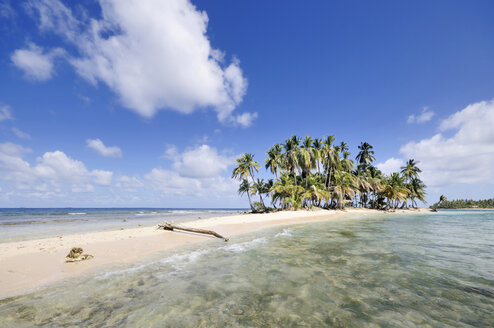 Panama, San Blas Islands, desert island with palms - STEF000150