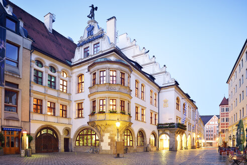 Germany, Bavaria, Munich, Old town, Hofbraeuhaus beer hall at Platzl - BR001242