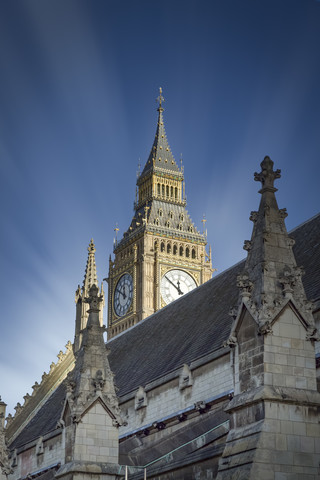 UK, London, view to Big Ben behind a roof of Palace of Westminster stock photo