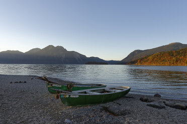 Germany, Bavaria, Upper Bavaria, Sachenbach, Herzogstand mountain, Lake Walchensee and boat - LBF001361