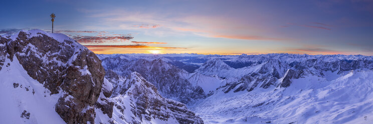 Germany, Bavaria, sunrise on Zugspitze, view on summit, Jubilaeumsgrat and Mieminger Range - STSF001001